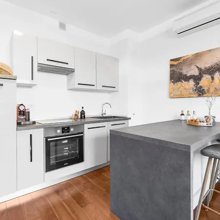 Ground Floor With 1 Bedroom , Big Terrace With Garden And Bbq Porec